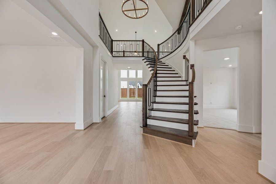 Spacious, unfurnished interior of a new home in Park Place, Prosper (Image 19).