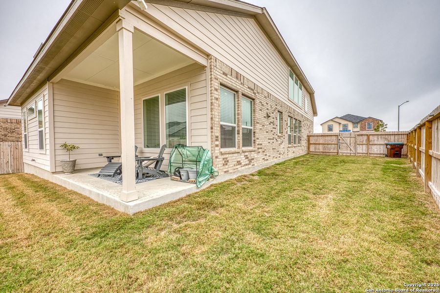 Exterior details and patio area of a home in Hunters Ranch, San Antonio (Image 4). Exterior details and patio area of a home in Hunters Ranch, San Antonio (Image 4).