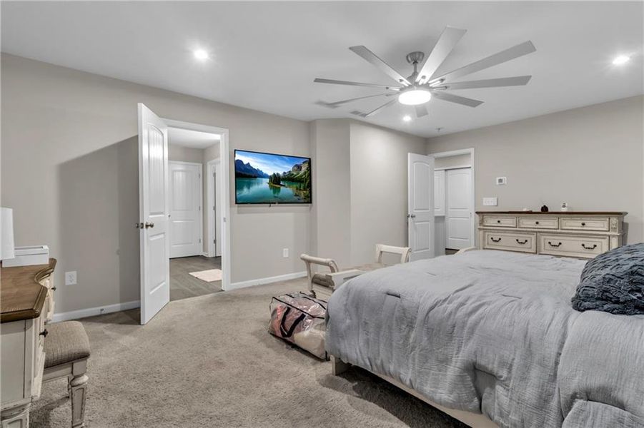 Furnished interior view inside a new home in Twin Lakes, Hoschton (Image 19).