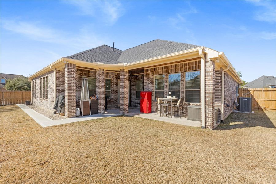Exterior details and patio area of a home in Bentwater, Montgomery (Image 4).