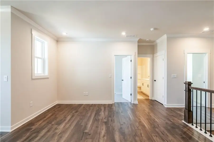Spacious, unfurnished interior of a new home in Cambridge at Steels Bridge: Steels Bridge, Canton (Image 22).