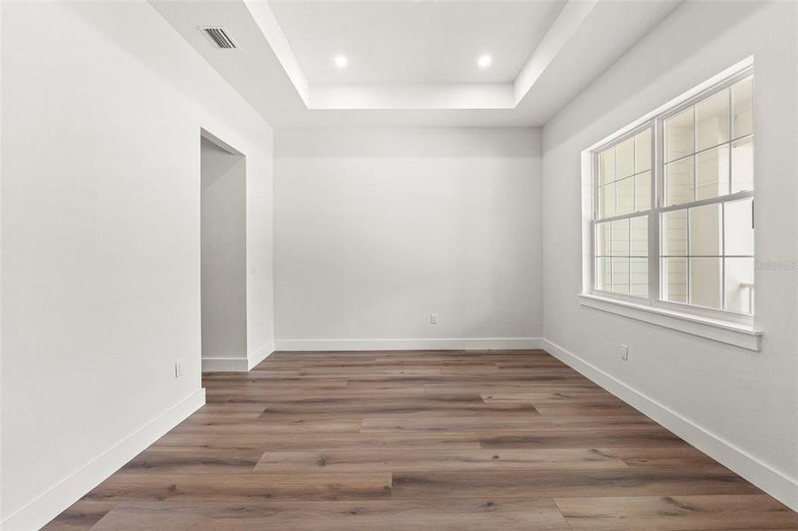 Spacious, unfurnished interior of a new home in Southern Hills Plantation, Brooksville (Image 22).