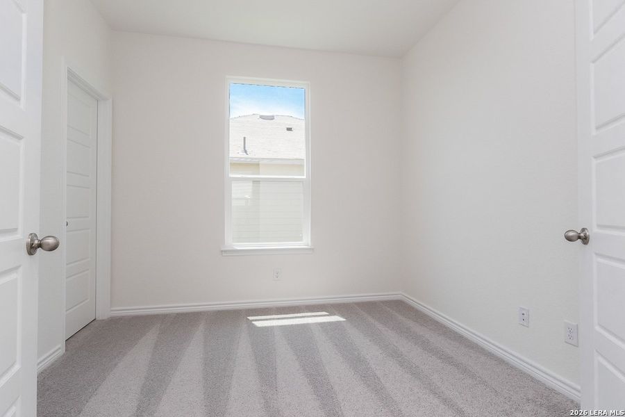 Spacious, unfurnished interior of a new home in Woodside Farms, Seguin (Image 8).