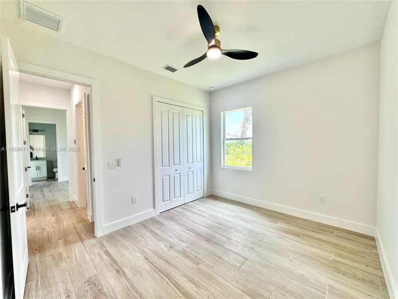 Spacious, unfurnished interior of a new home in , Rotonda West (Image 17).