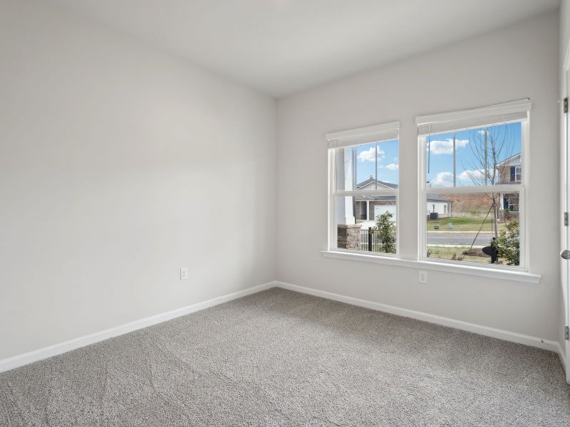 Spacious, unfurnished interior of a new home in Northwoods at Mirror Lake, Villa Rica (Image 15).