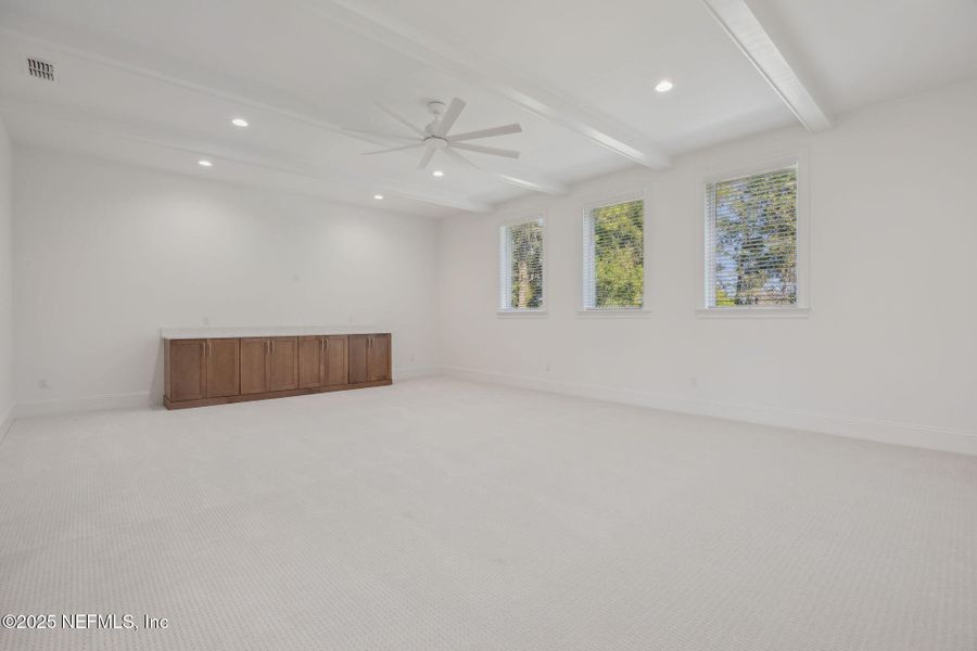 Spacious, unfurnished interior of a new home in , Jacksonville (Image 42).