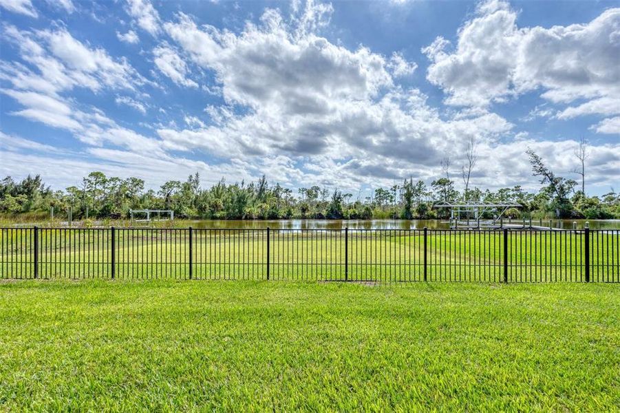 Community amenities in , Port Charlotte (Image 47).