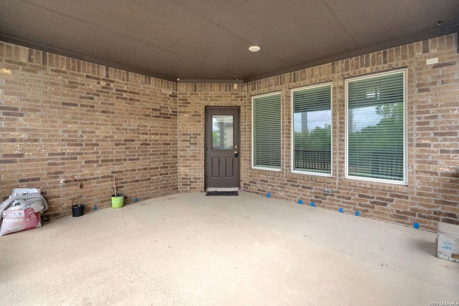 Exterior details and patio area of a home in , San Antonio (Image 4).