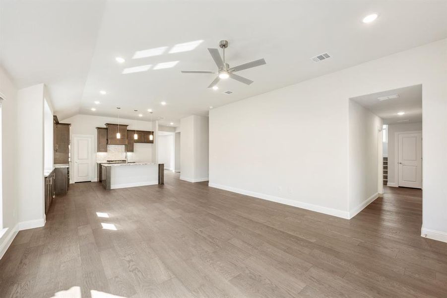 Spacious, unfurnished interior of a new home in Liberty, Melissa (Image 30).