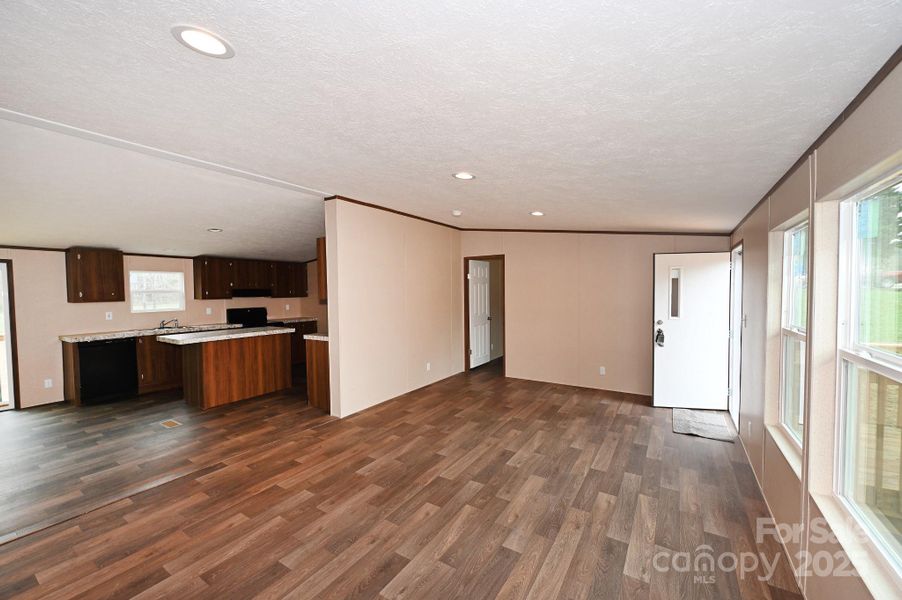 Spacious, unfurnished interior of a new home in , Hickory (Image 18).
