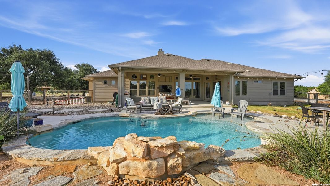 Community amenities in , Spring Branch (Image 27).