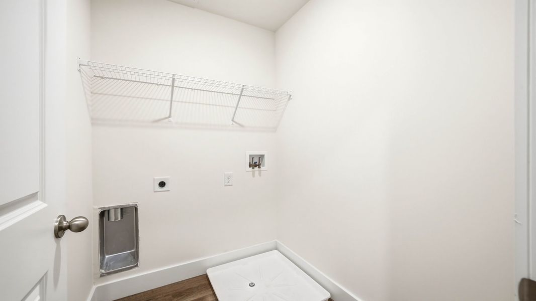 Spacious, unfurnished interior of a new home in Polo Fields, Kingsport (Image 33).