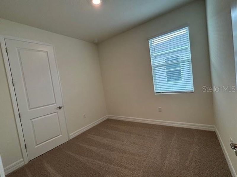 Spacious, unfurnished interior of a new home in Lakes of Mount Dora, Mount Dora (Image 8).