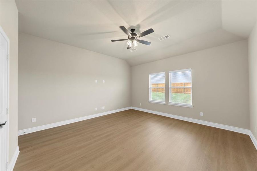 Spacious, unfurnished interior of a new home in , Greenville (Image 29).