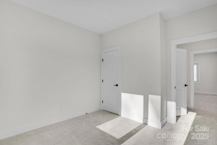 Spacious, unfurnished interior of a new home in , Lincolnton (Image 14).