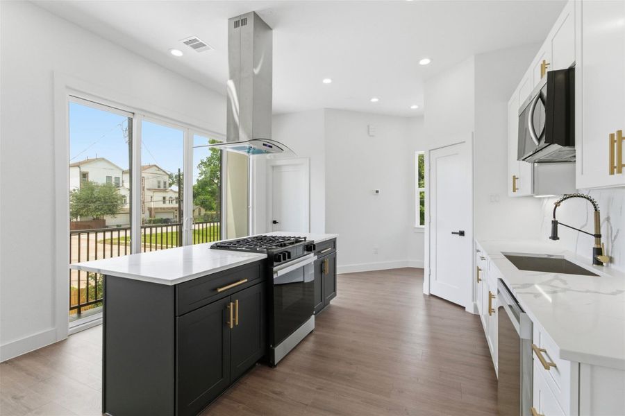 Spacious Kitchen with lots of cabinet space