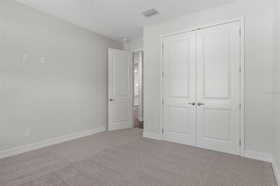 Spacious, unfurnished interior of a new home in Pine Ridge Estates, Beverly Hills (Image 31).