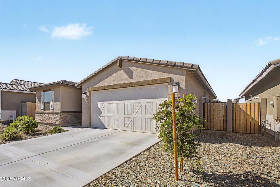 05 - Desert Hollow 16014 05 - Desert Hollow 16014