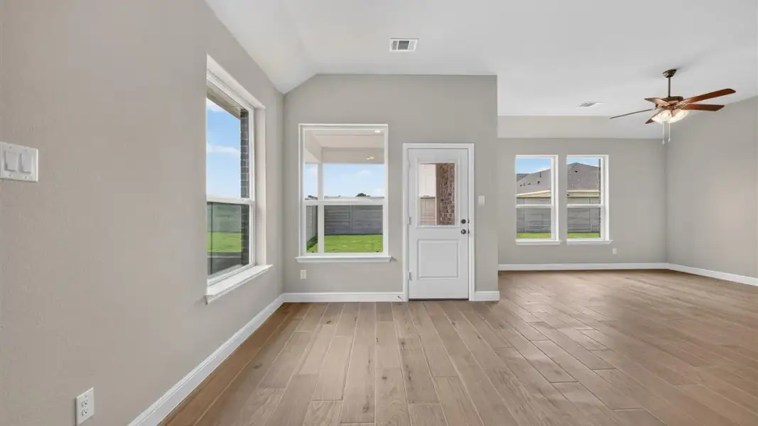 Spacious, unfurnished interior of a new home in Treeline, Justin (Image 14).