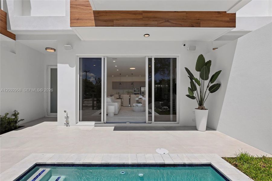 Exterior details and patio area of a home in , Fort Lauderdale (Image 23). Exterior details and patio area of a home in , Fort Lauderdale (Image 23).