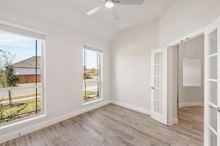 Spacious, unfurnished interior of a new home in Sonoma Verde, McLendon-Chisholm (Image 13).