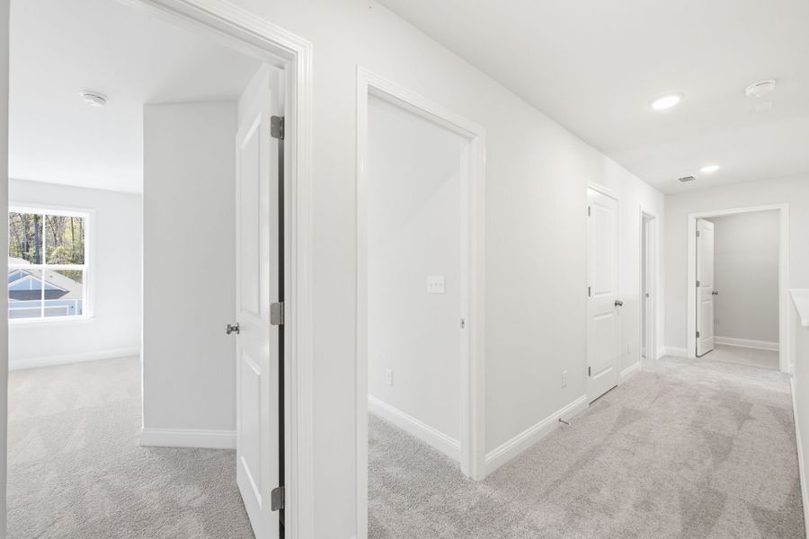 Spacious, unfurnished interior of a new home in Carriage Estates, Lexington (Image 26).