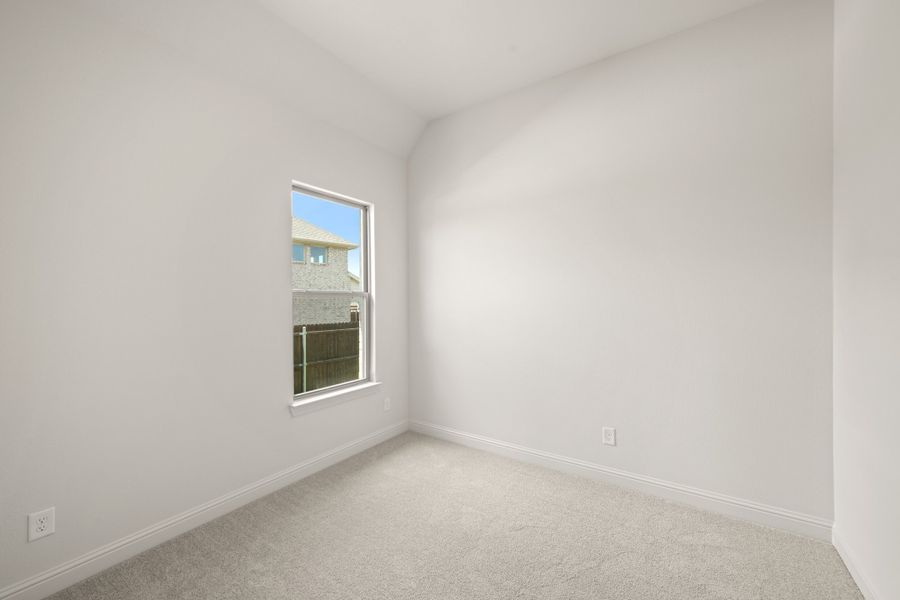 Spacious, unfurnished interior of a new home in Hayes Crossing, Midlothian (Image 16).