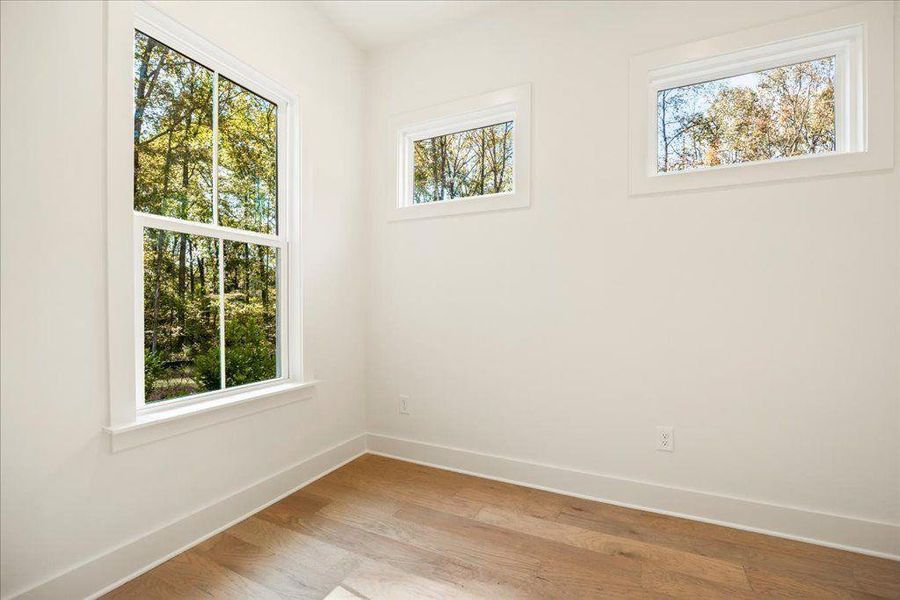 Spacious, unfurnished interior of a new home in , Gainesville (Image 19).