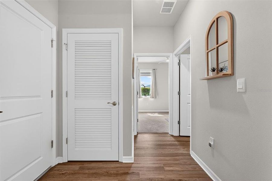 Spacious, unfurnished interior of a new home in Star Farms at Lakewood Ranch, Bradenton (Image 22). Spacious, unfurnished interior of a new home in Star Farms at Lakewood Ranch, Bradenton (Image 22).
