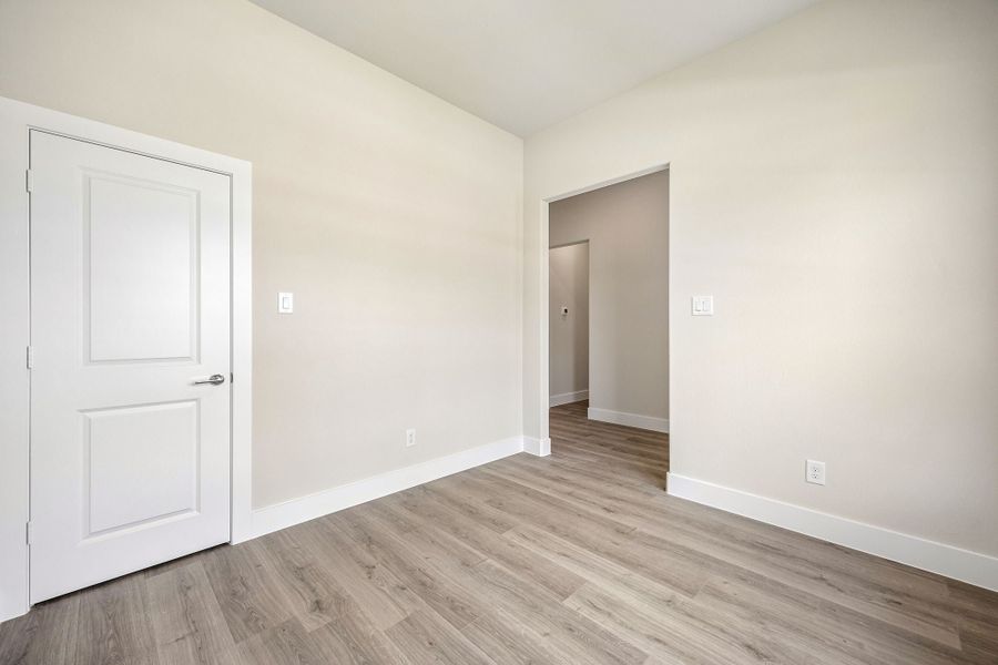 Spacious, unfurnished interior of a new home in Dove Hollow, Waxahachie (Image 26). Spacious, unfurnished interior of a new home in Dove Hollow, Waxahachie (Image 26).