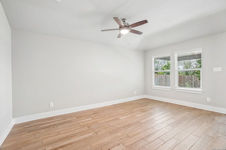 Spacious, unfurnished interior of a new home in Carmel Ranch, Schertz (Image 18). Spacious, unfurnished interior of a new home in Carmel Ranch, Schertz (Image 18).