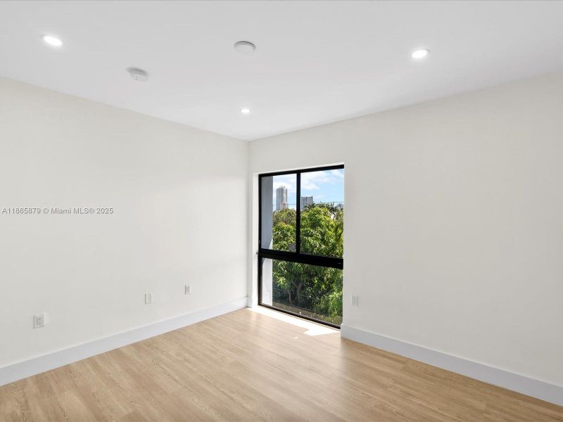 Spacious, unfurnished interior of a new home in , Miami Beach (Image 32). Spacious, unfurnished interior of a new home in , Miami Beach (Image 32).
