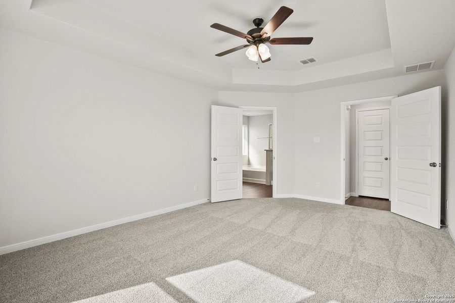 Spacious, unfurnished interior of a new home in Swenson Heights, Seguin (Image 29).