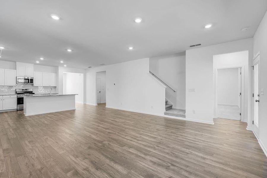 Spacious, unfurnished interior of a new home in Windance Lake, Loganville (Image 31).