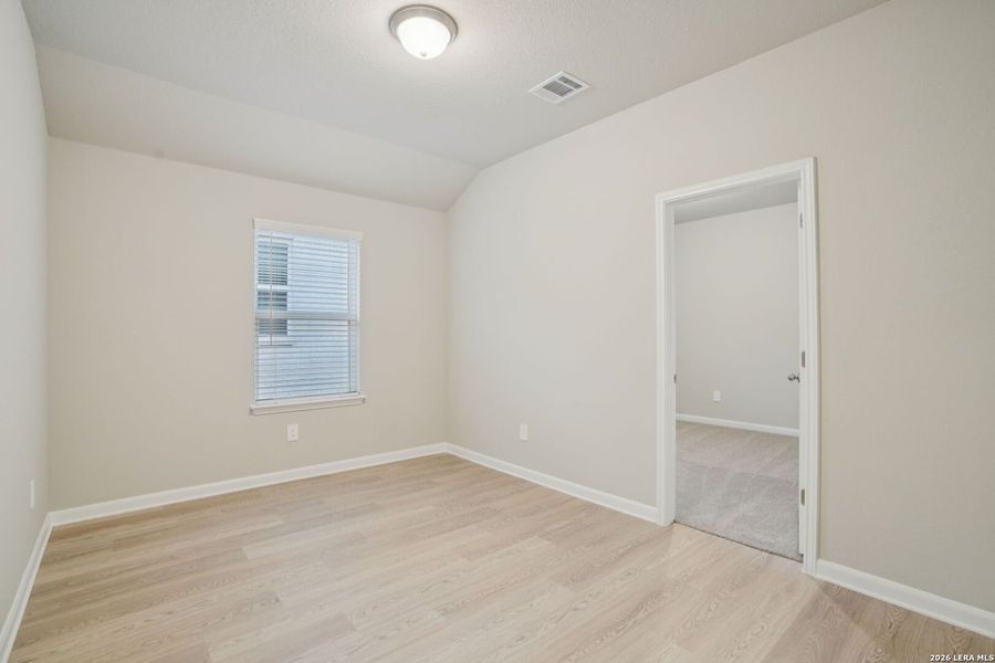 Spacious, unfurnished interior of a new home in Sagebrooke - Premier Series, San Antonio (Image 21).
