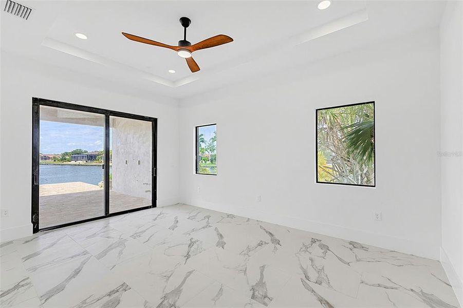Spacious, unfurnished interior of a new home in , Port Charlotte (Image 55).