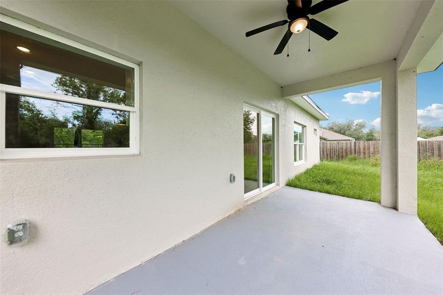 Exterior details and patio area of a home in , Ocklawaha (Image 18).