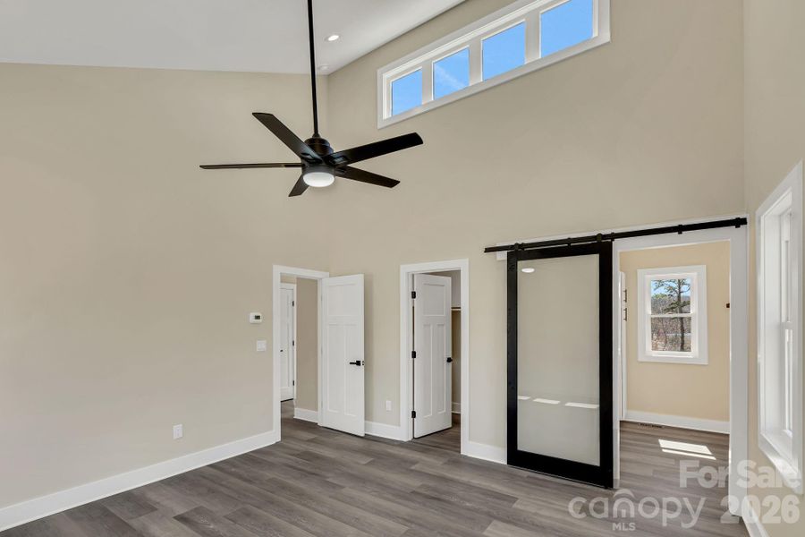 Spacious, unfurnished interior of a new home in , Asheville (Image 25).