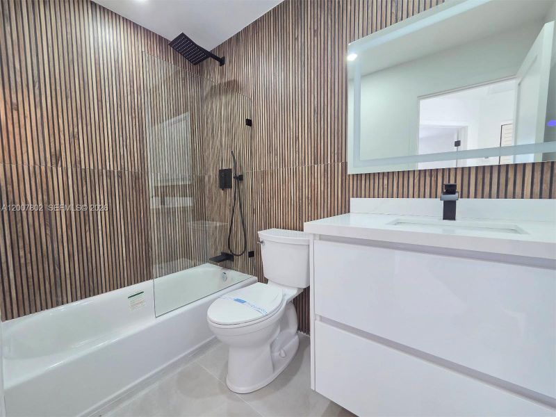 Furnished interior view inside a new home in , West Palm Beach (Image 9).