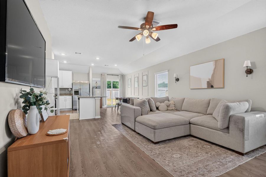 Furnished interior view inside a new home in Caney Mills, Conroe (Image 12).