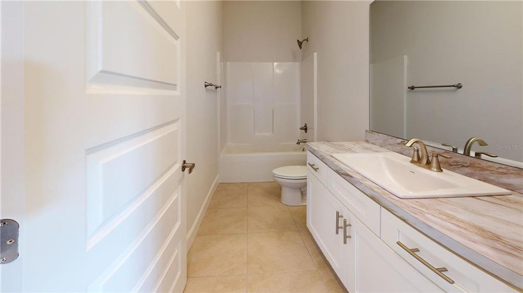 Furnished interior view inside a new home in Rolling Hills, Bell (Image 7).