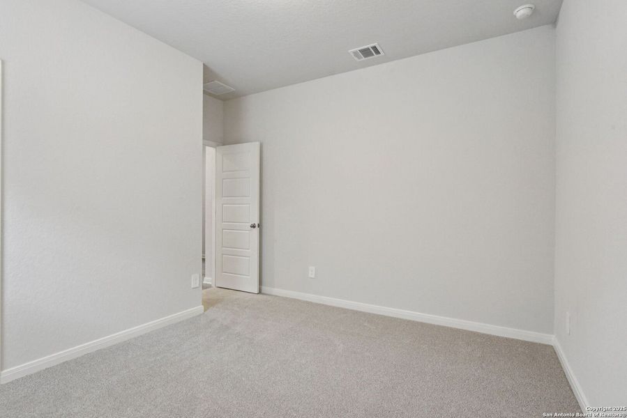 Spacious, unfurnished interior of a new home in Fox Falls, Boerne (Image 47).