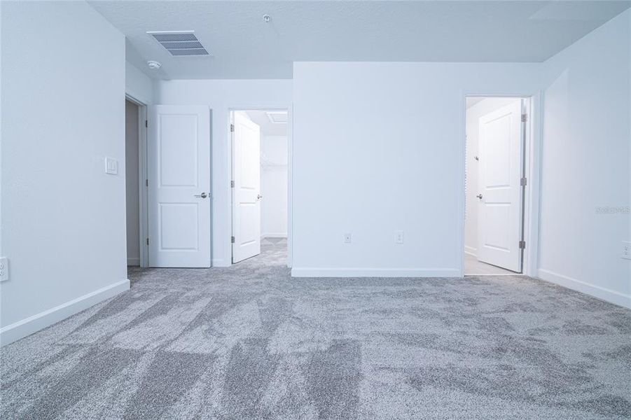 Spacious, unfurnished interior of a new home in , Orlando (Image 30).