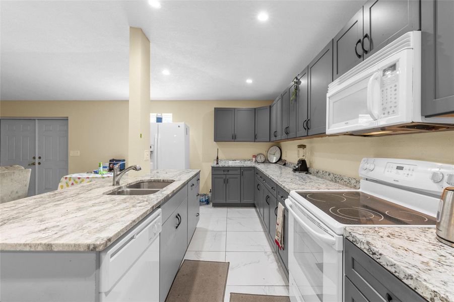 Furnished interior view inside a new home in , Clewiston (Image 4).