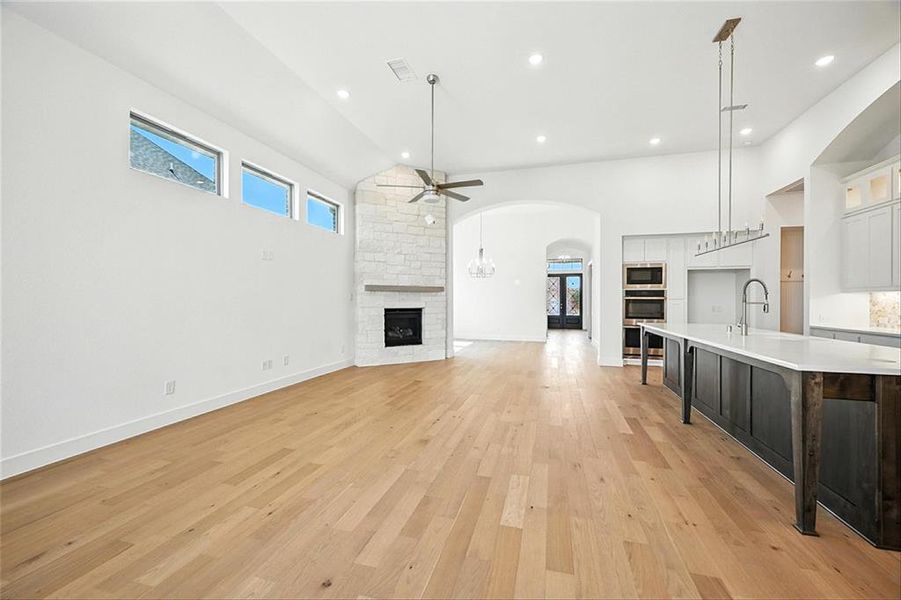 4317Clydesdale215C010 4317Clydesdale215C010