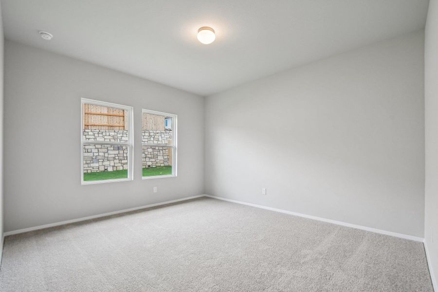 Spacious, unfurnished interior of a new home in Cloverleaf, Austin (Image 35).