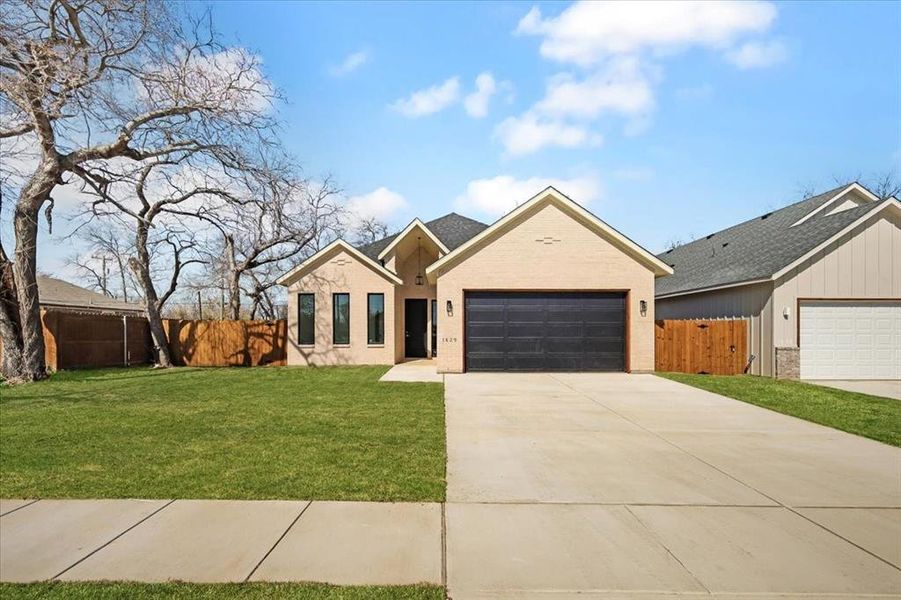 Front exterior of a new home in , Fort Worth, TX, highlighting curb appeal (Image 21).