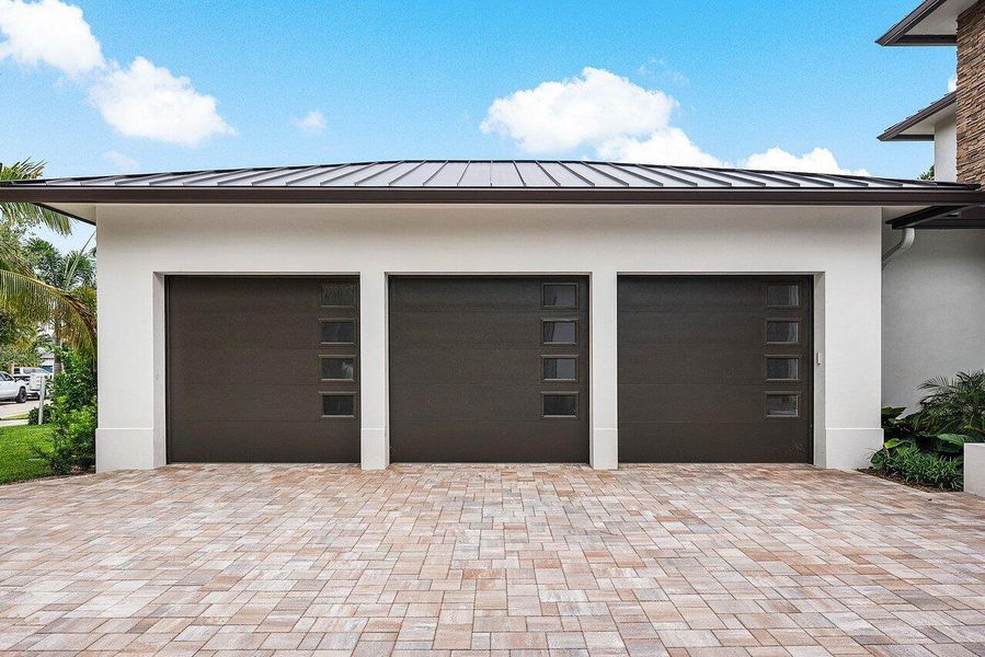 Exterior details and patio area of a home in , Delray Beach (Image 43).