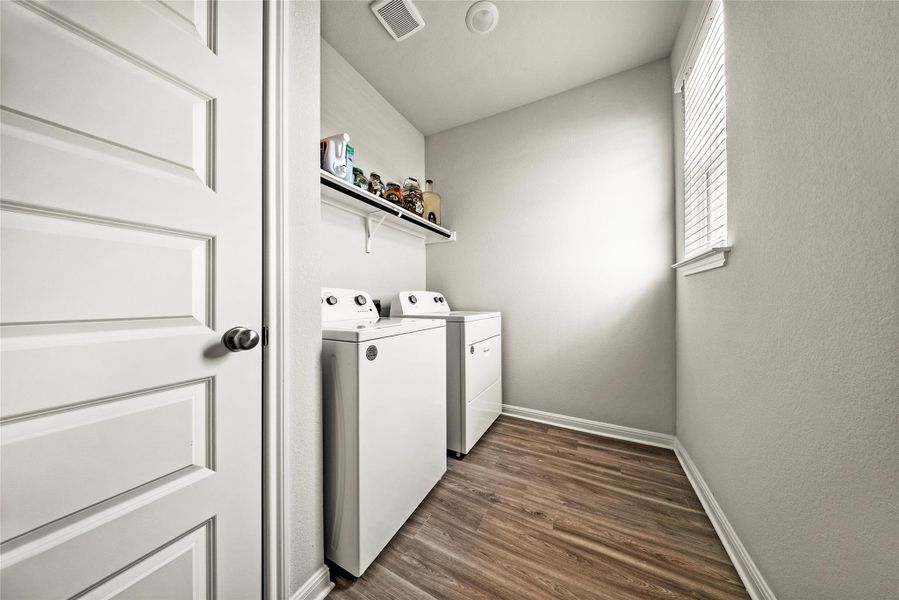 Furnished interior view inside a new home in , Elgin (Image 26).