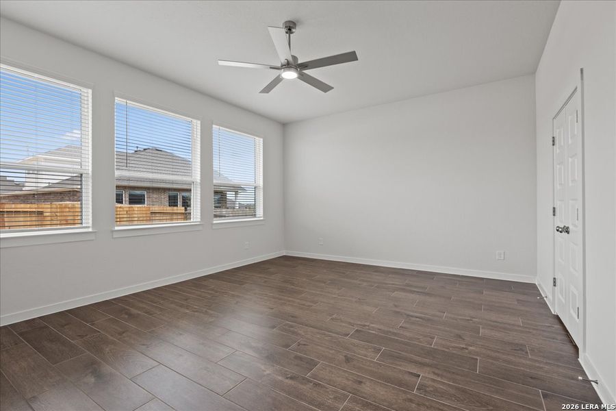 Spacious, unfurnished interior of a new home in Meyer Ranch 45's, New Braunfels (Image 13). Spacious, unfurnished interior of a new home in Meyer Ranch 45's, New Braunfels (Image 13).